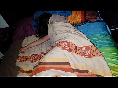 ❤️ 继子在年轻的继母睡觉时责骂她 ❌ Hard porn